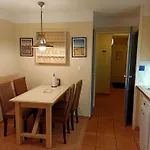 Appart' Dans Les Pins Avec Piscine Chauffee Апартаменты *